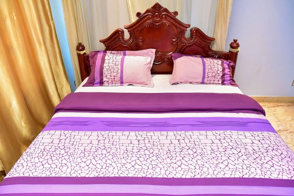 Magnificent Serviced 1 and 2 Bedroom Apartments view 2