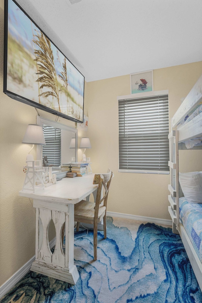 Sunrise Village 215- 2BR 1BA Gulf Front Sleep 6