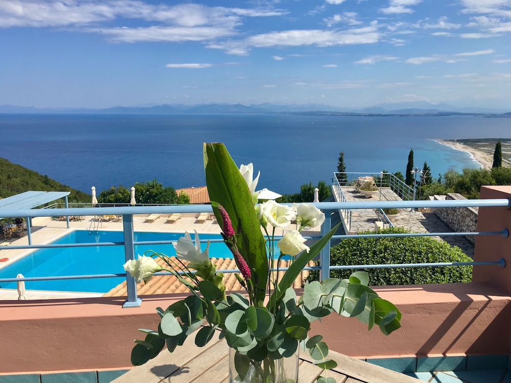 Mira Resort