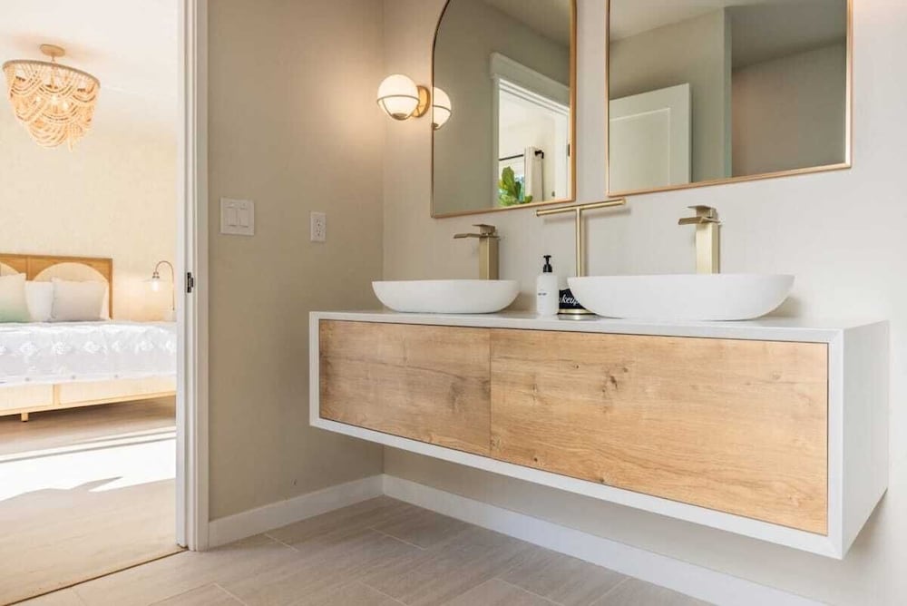 @ Marbella Lane - Vibrant & Chic Designer Home