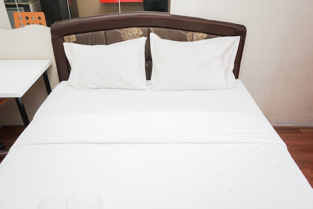 Comfy and Modern Studio at Serpong Greenview Apartment