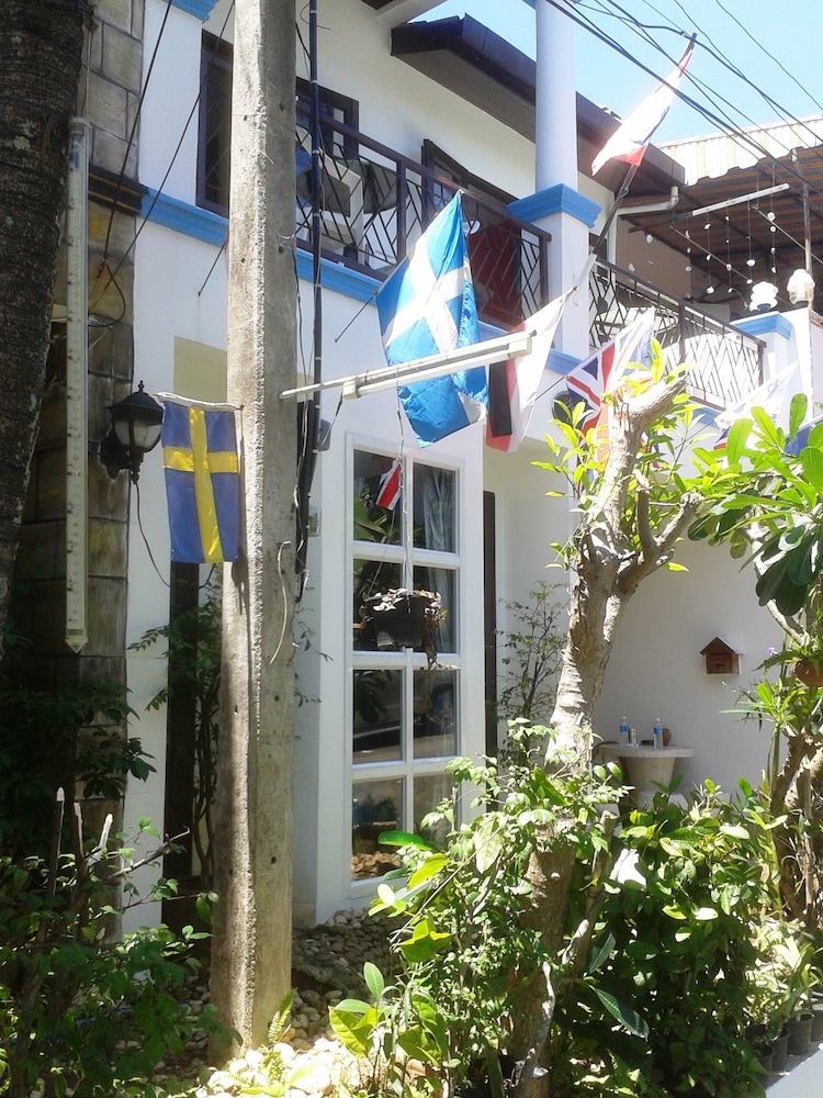 Summer Breeze Inn Hotel