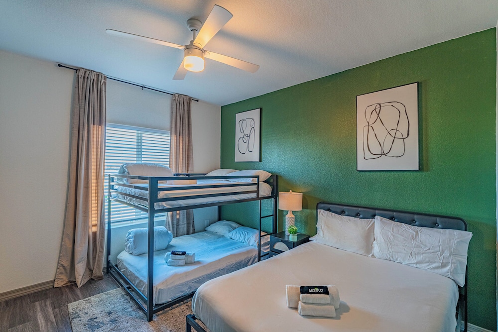 ROVE LIVING/KL - Cardinal 95