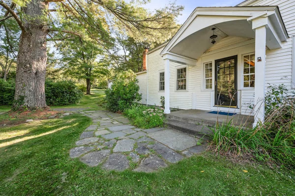 Perfect Upstate Home in Rhinebeck w low Fees