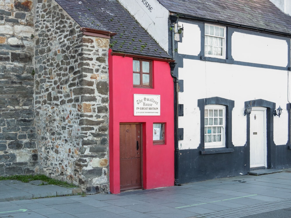 50A Lloyd Street West