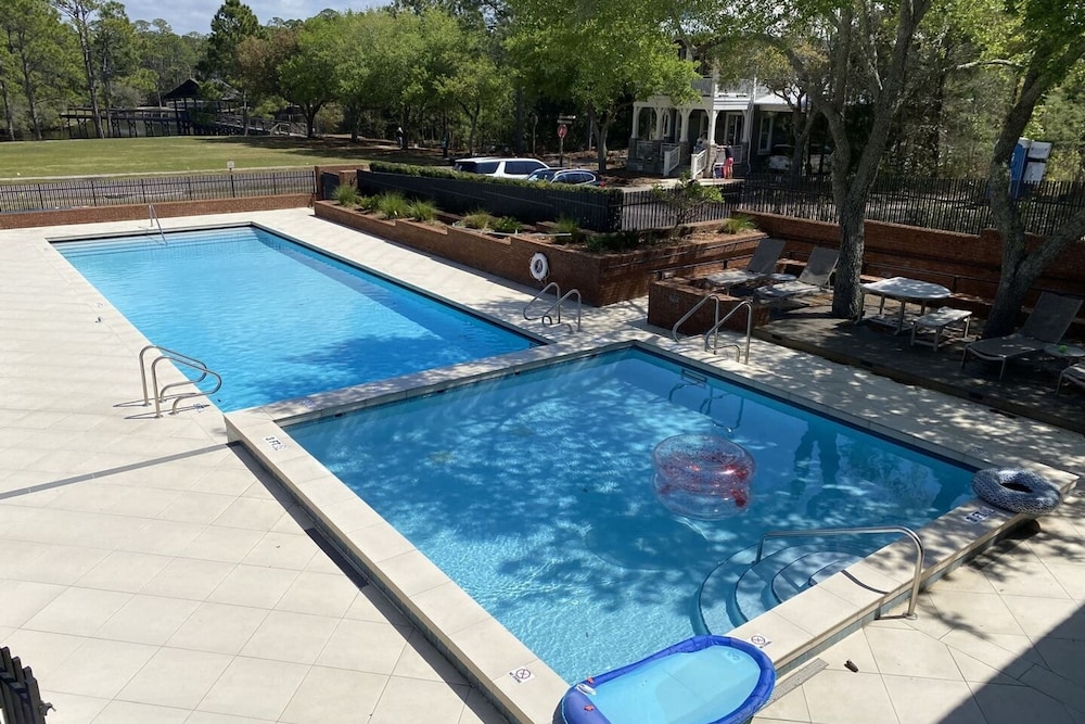 Longleaf Pines by Avantstay Community Pool Bonfires