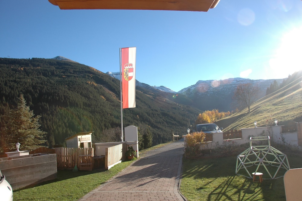 Hotel-Pension Lackenbauer