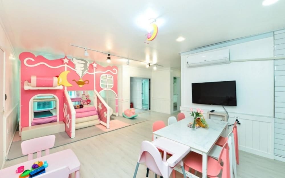 Gapyeong Shinbi Kids Pool Villa