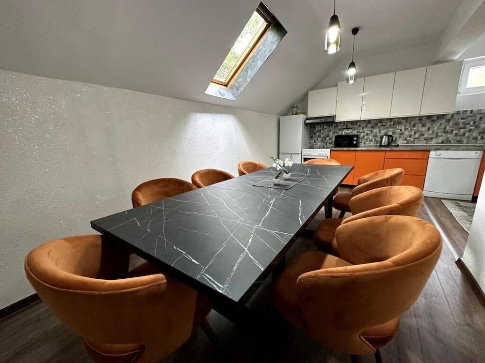 Rijeka Villa-Spacious 4BR with Pool