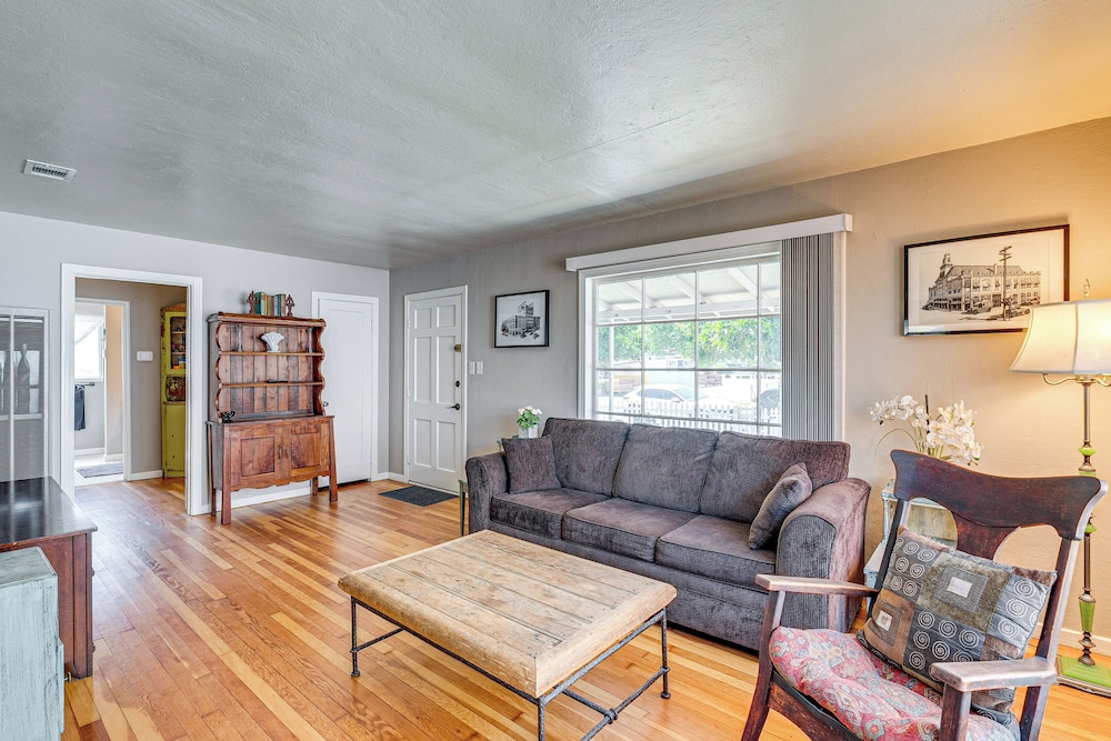 < 1 Mi to Oakland A's Park: West Sacramento Home