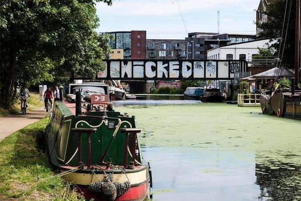 Stylish Hackney Wick Apartment With Terrace