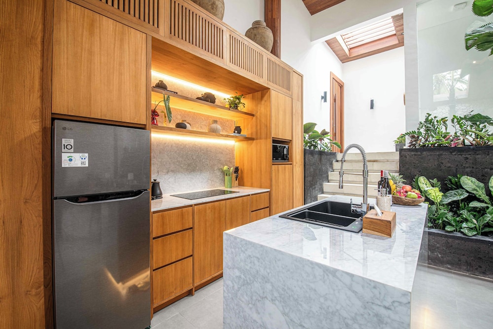 Luxury 2BR Retreat Jungle View Near Ubud Center