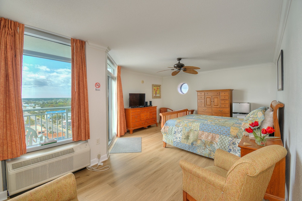 Grand Atlantic by Elliott Beach Rentals
