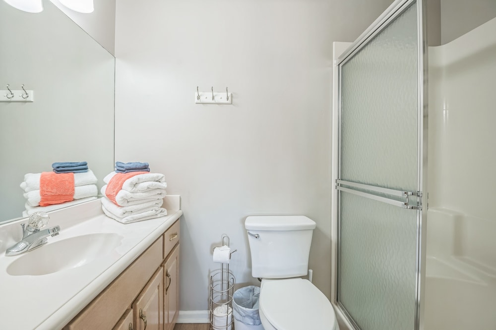 Spacious Home With Beach Access 3 Bedroom Home