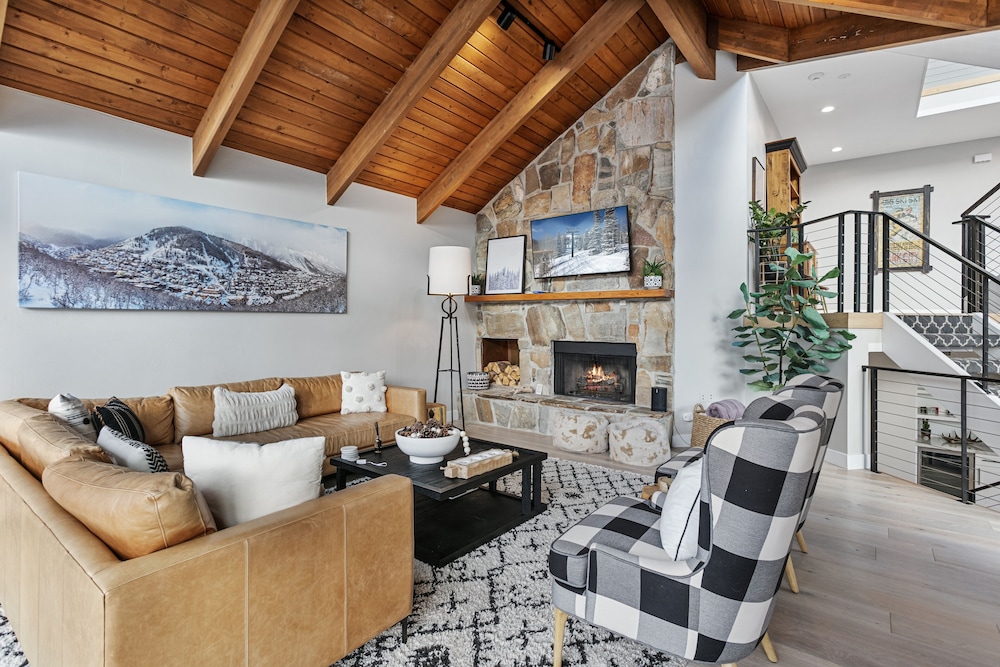 1207 - Four Bedroom with Spa Pinnacle 4 Condo