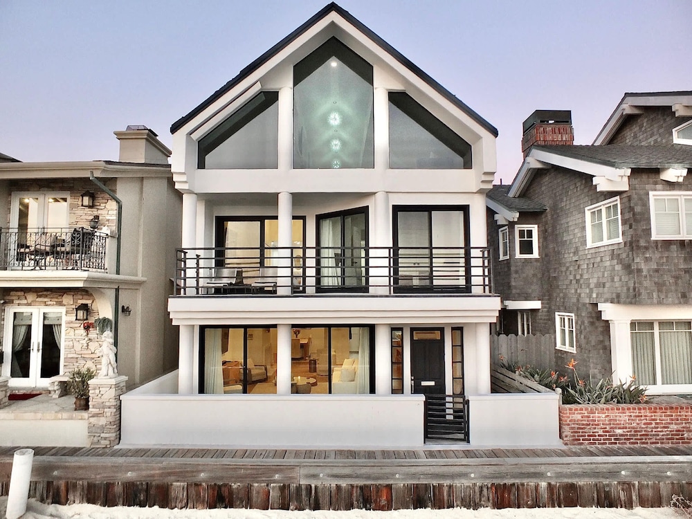 Beachfront Estate - LB Peninsula
