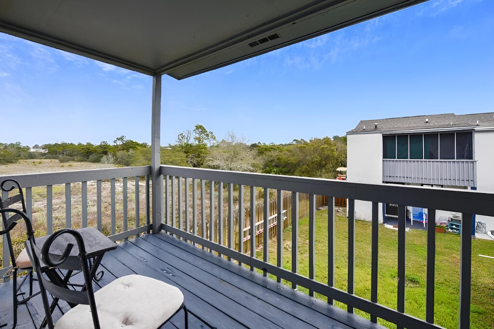 Happy Herron by Book That Condo view 3