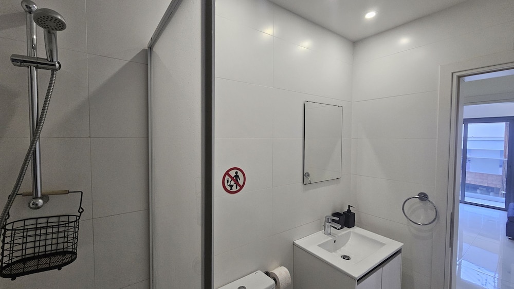 12 LCA - Stay Finibreeze Apartment