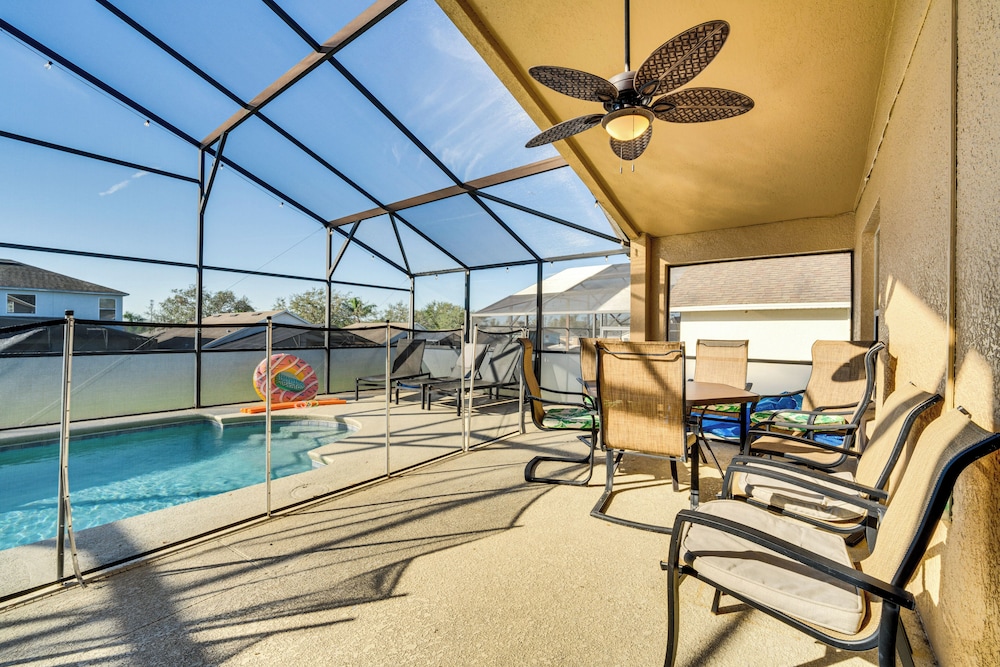 10 Mi to Disney: Family Retreat w/ Game Room!