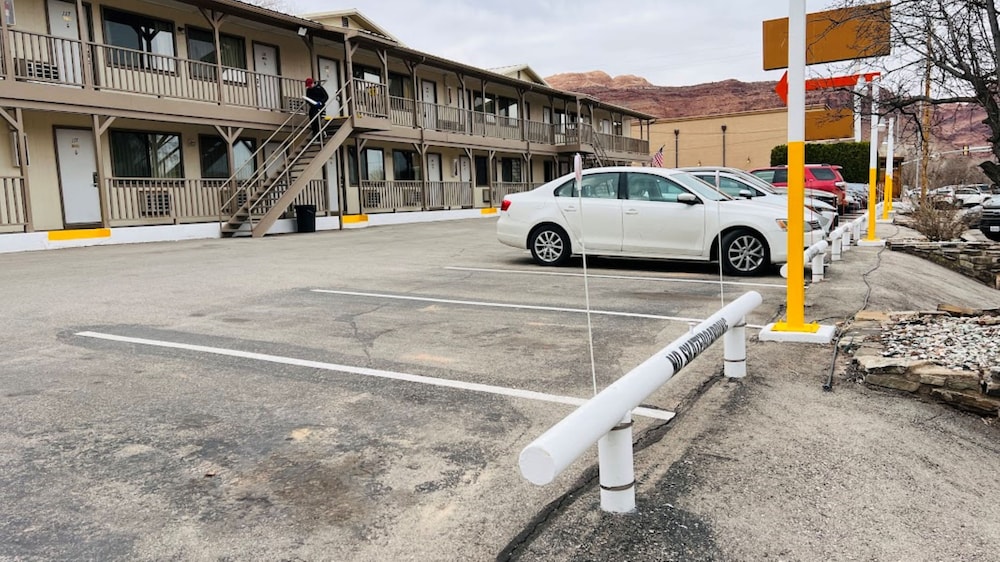 The Virginian Motel