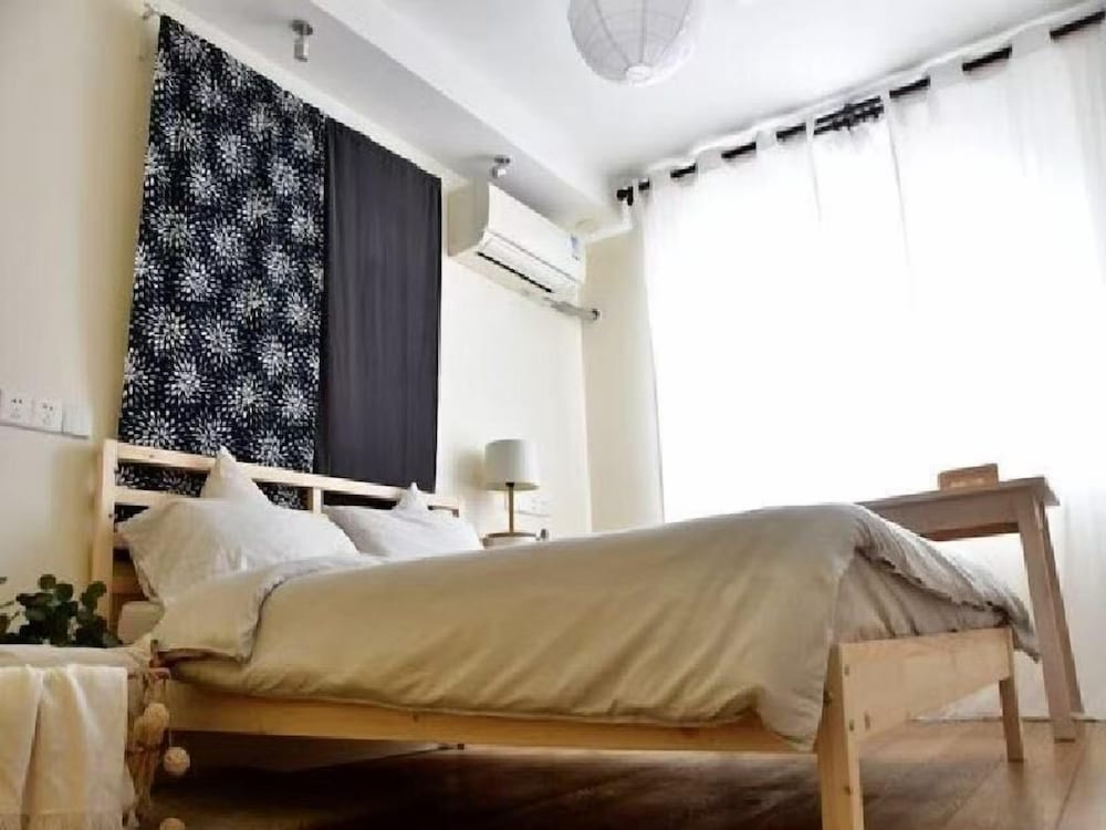 Shanghai Hills & Moment Family house close to The Bund