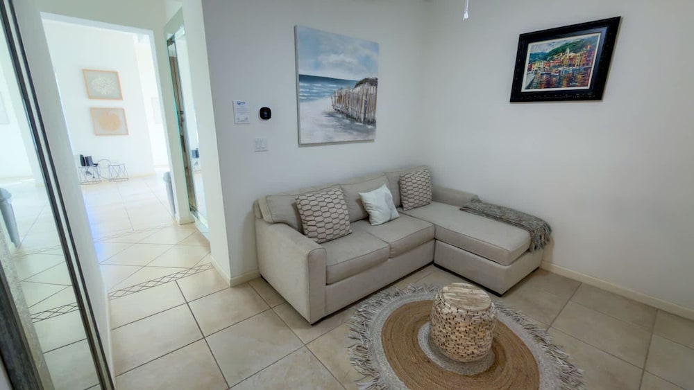 Channel Views Private Boat Slip Pool & Patio 3 Bedroom Apts