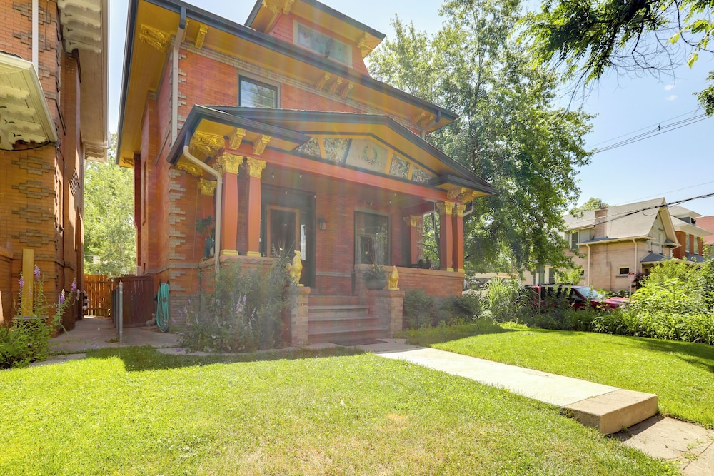 Walk to Denver Zoo: City Park Getaway w/ Garden