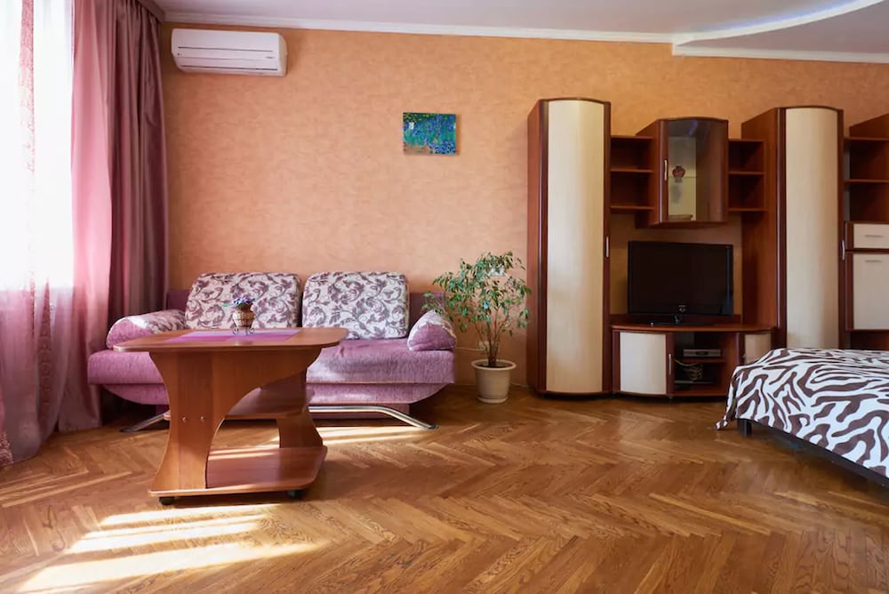 Home-Hotel Malaya Zhitomirskaya 10-2 view 4