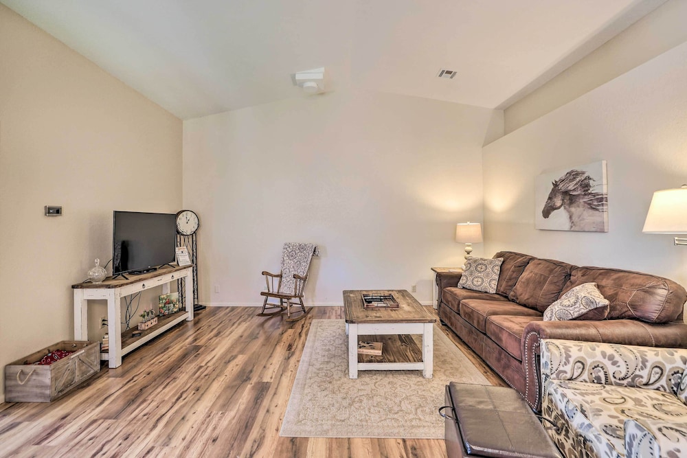 Quaint & Welcoming Kanab Home w/ Patio!