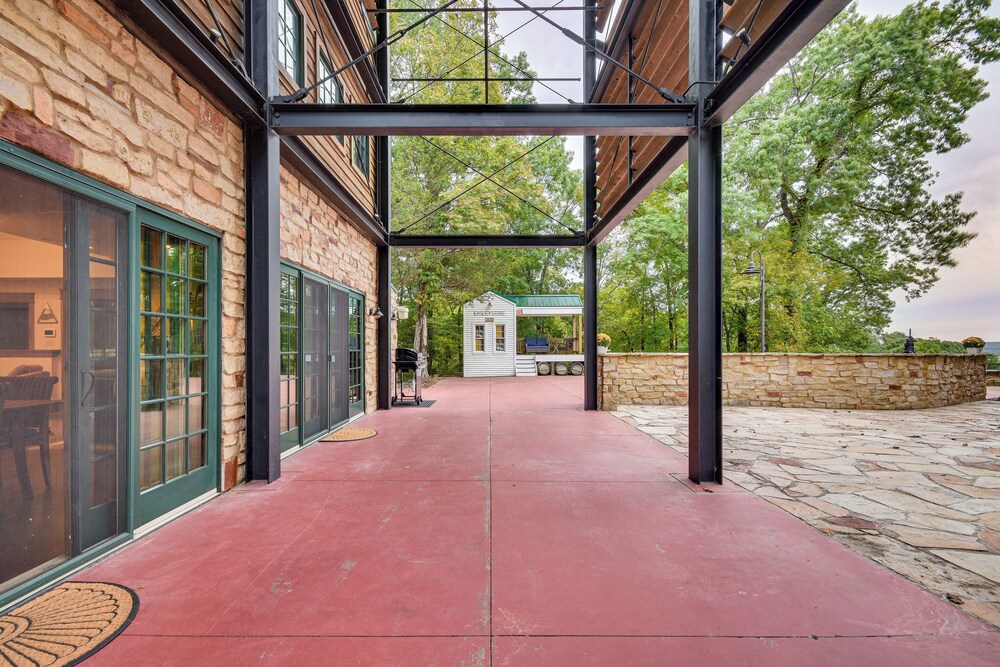 Scenic Getaway w/ Fire Pit & Grill in Columbia! view 3