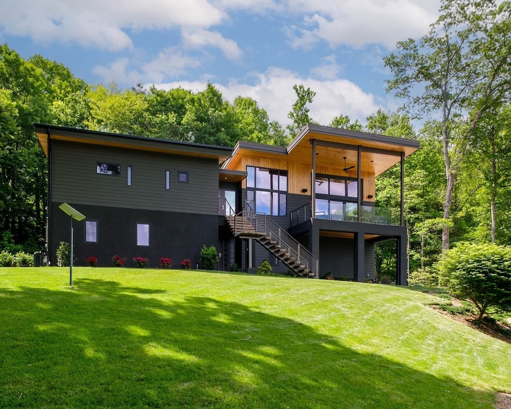 Luxury Home - The Retreat House