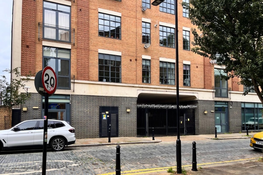 The Shoreditch Escape - Lovely 2bdr Flat With Balcony