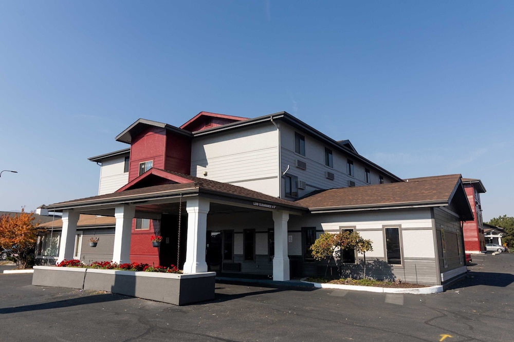 Hotel FairBridge Inn & Suites Missoula - Image 1