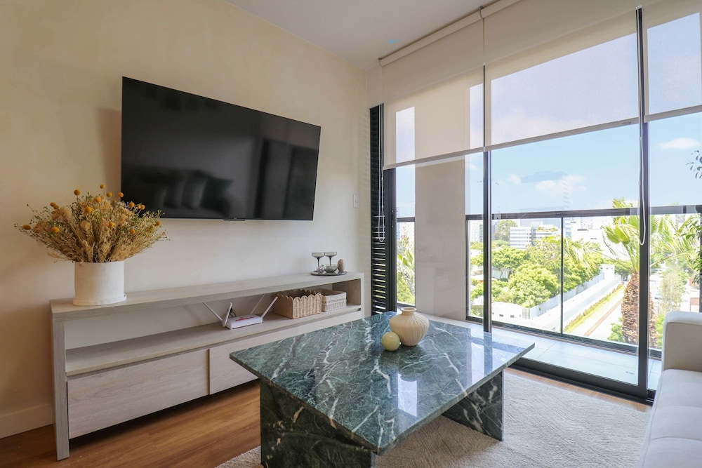 w Stunning 1BR w Great Deco in San Isidro