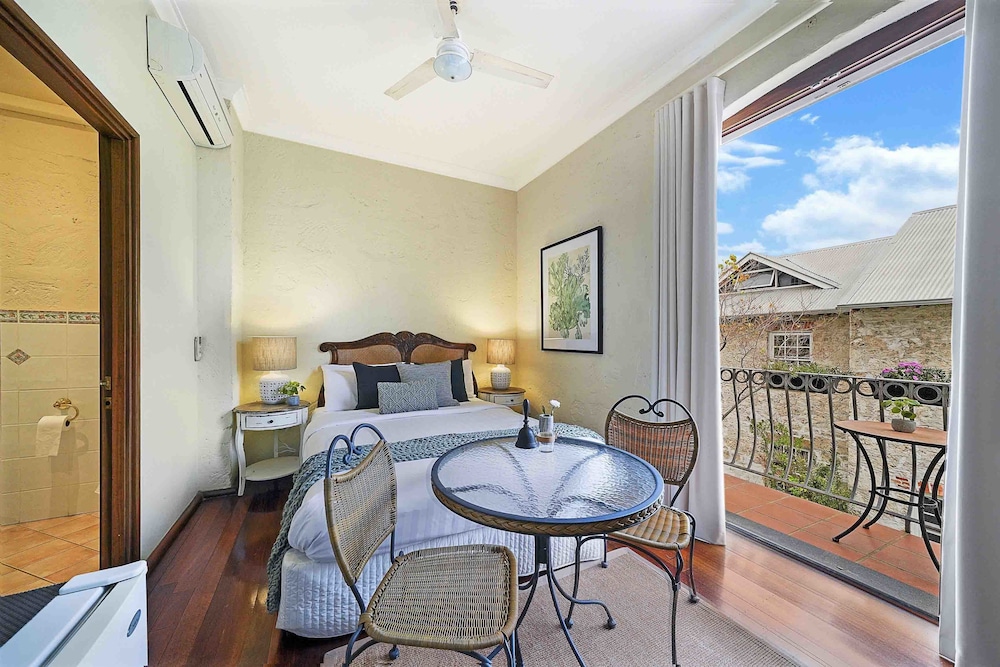 Port Mill Bed And Breakfast