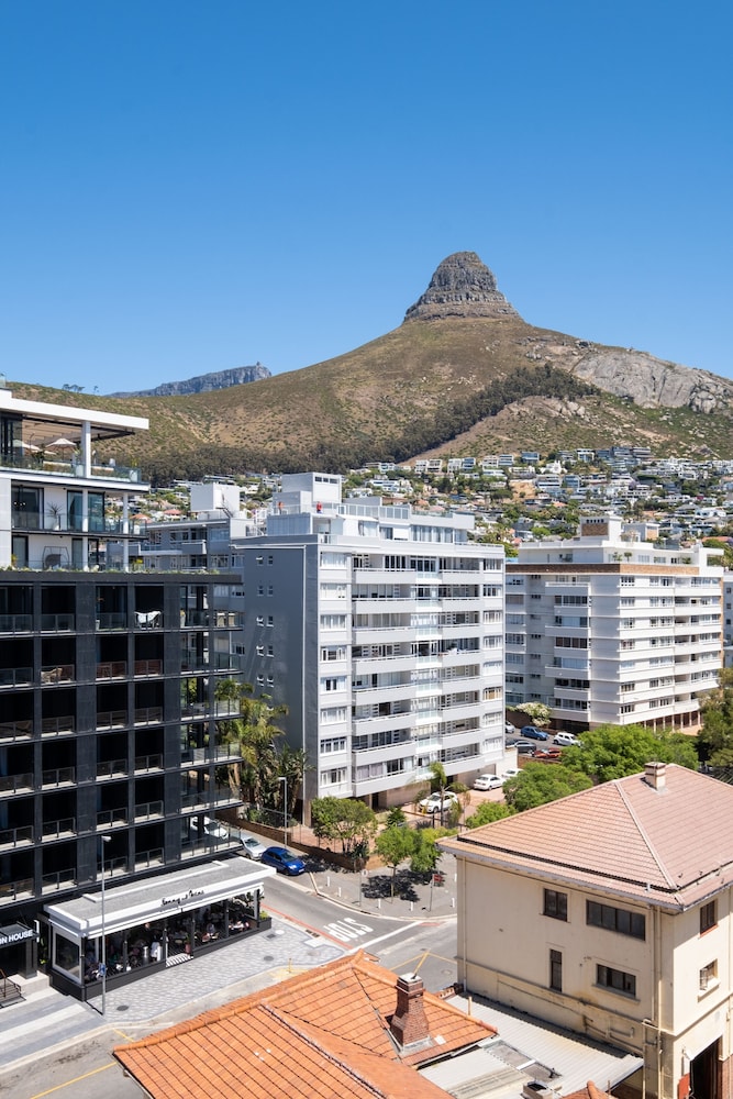 The Flamingo by Perch Stays view 4