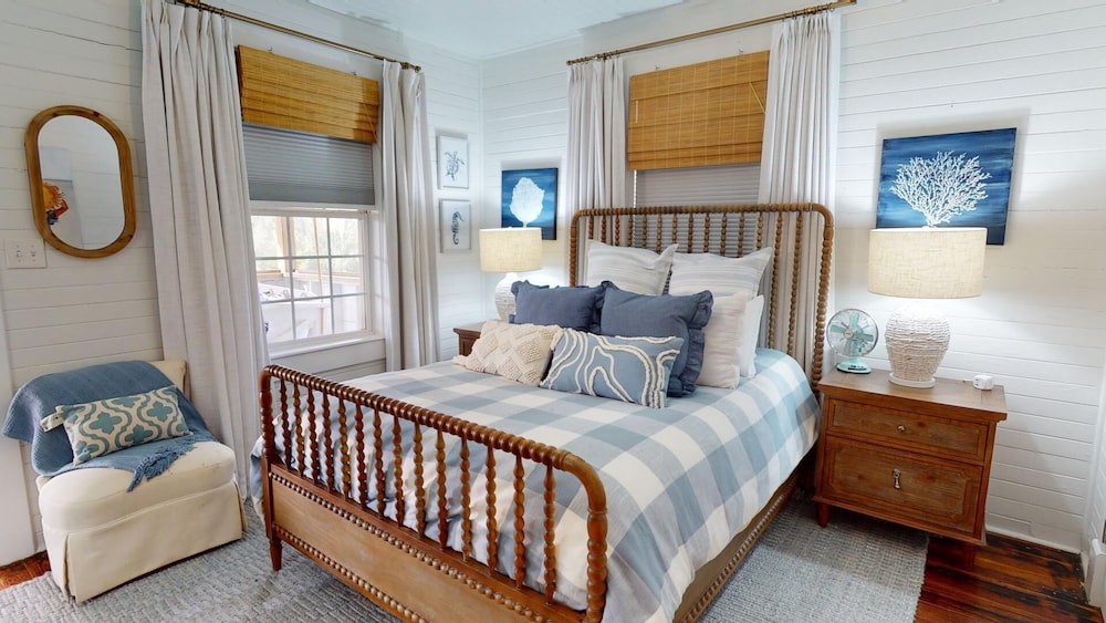16 6th Avenue by Tybee Vacation Rentals