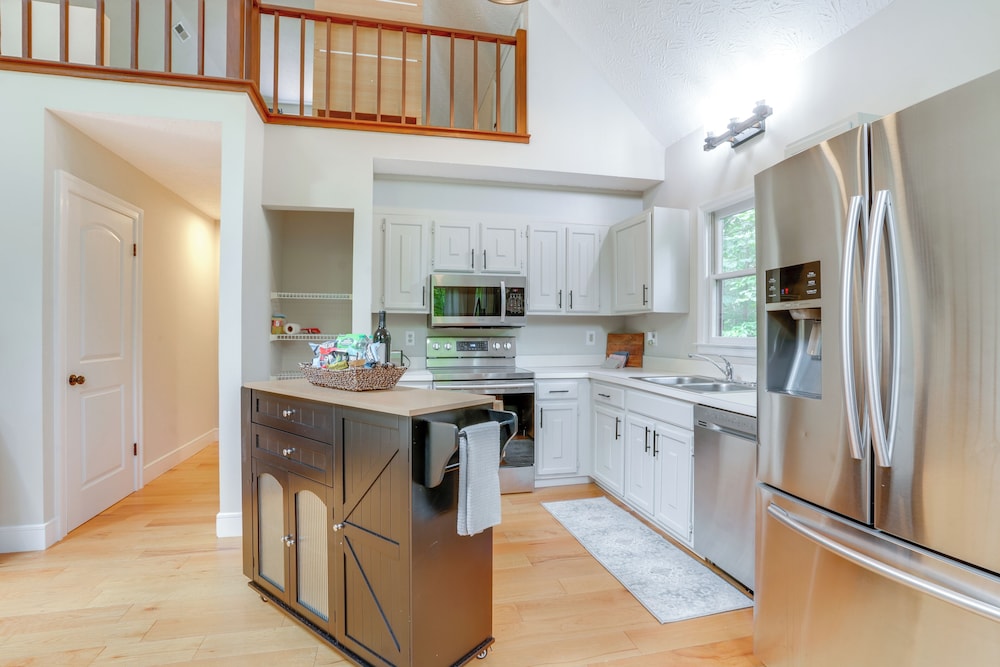Pet-friendly Lake Monticello Home w/ Perks!