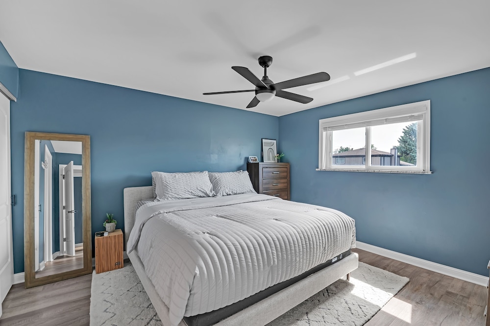 Modern Retreat With Private Pool & Yard 3 Bedroom Home