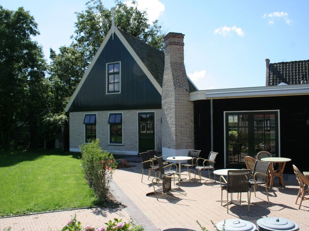 Villa in Wieringer Park With Garden
