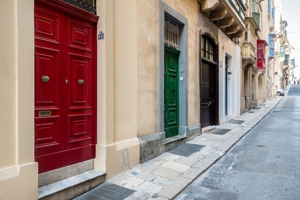 Valletta Archbishop Townhouse - Property Image 14