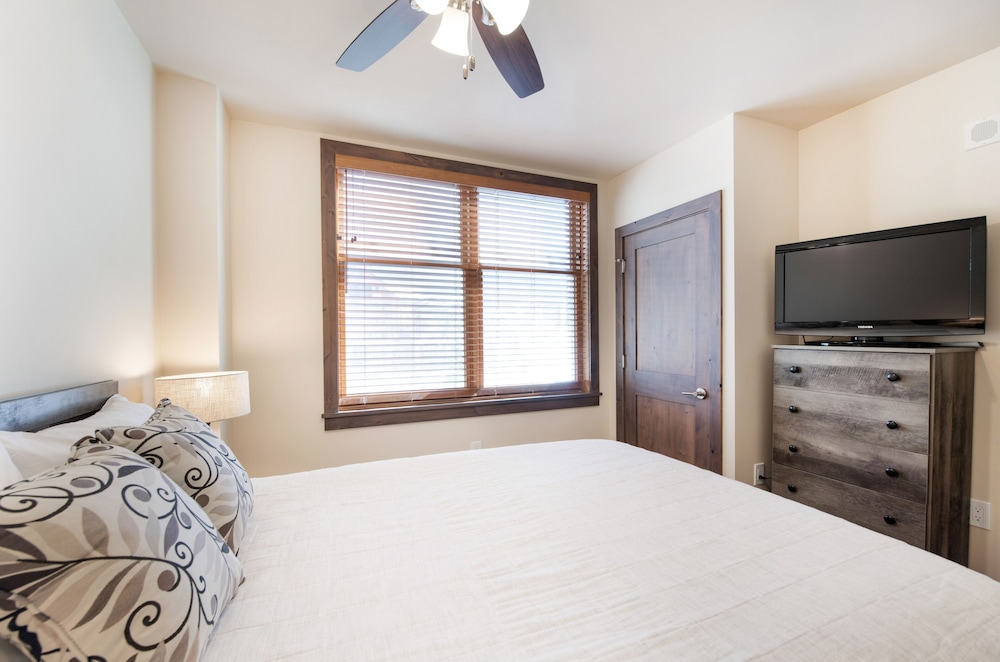 Winter Park CO Condos - Zephyr Mountain Lodge