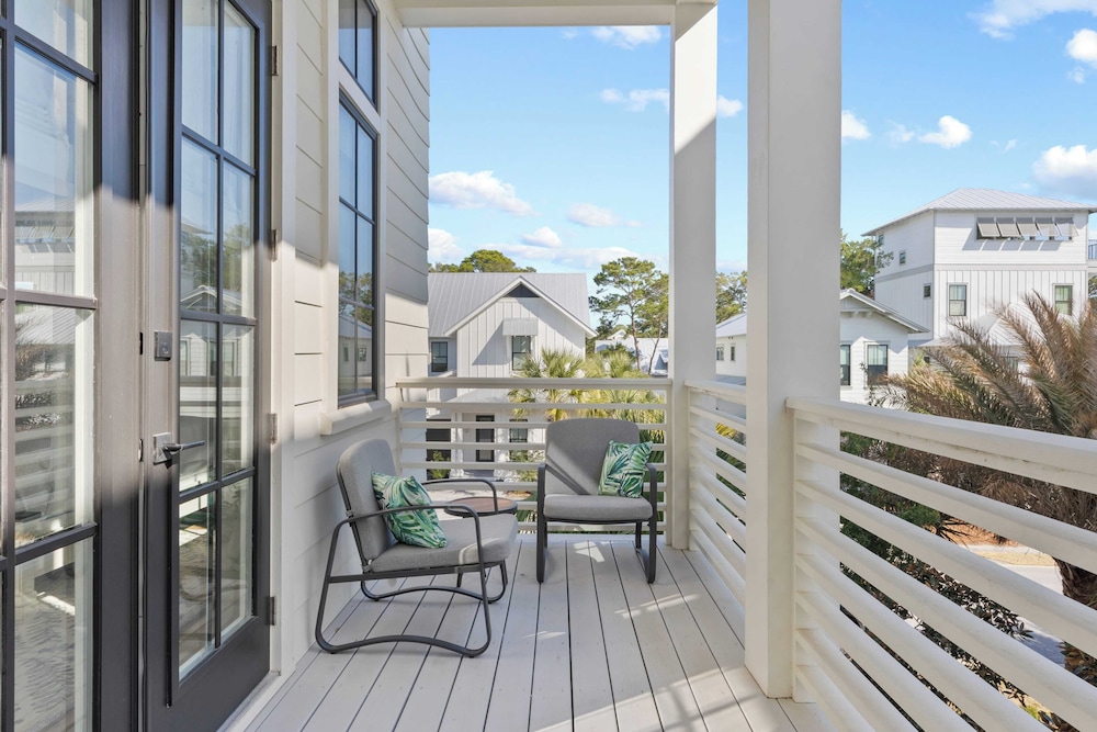 Rooftop Deck w/ Views, Pool, Luxury 5bdr Resorting To Happiness by Avantstay