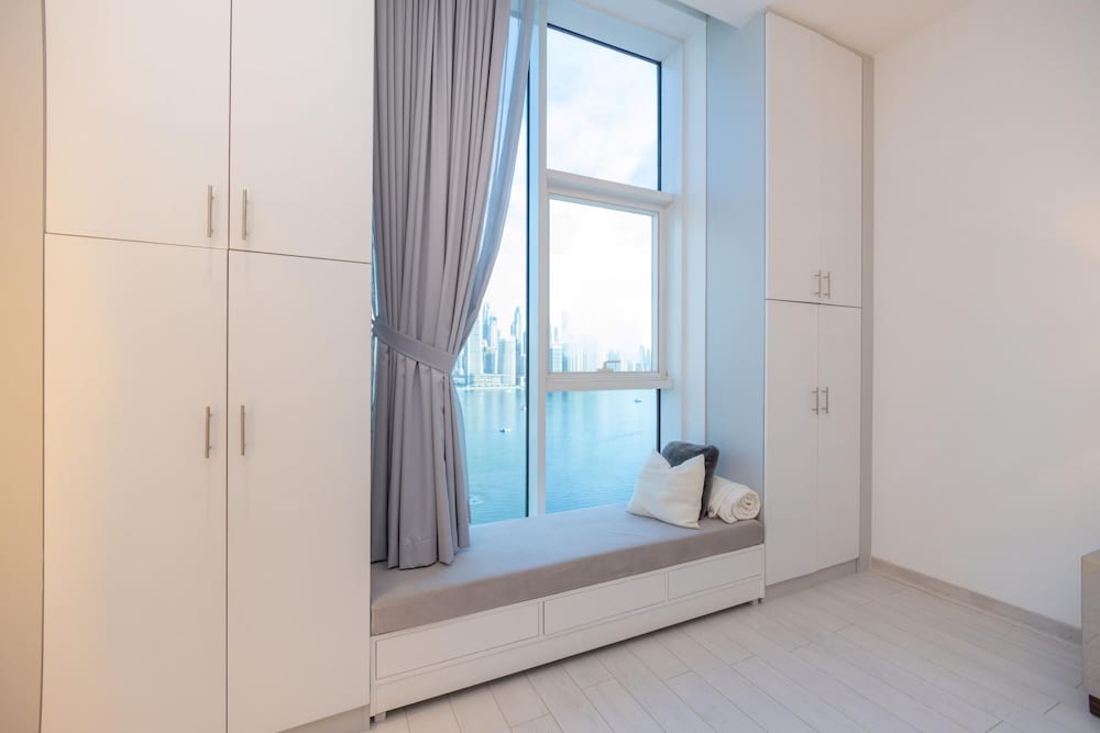 Sophisticated 1BR Palm Apt w Beach Access
