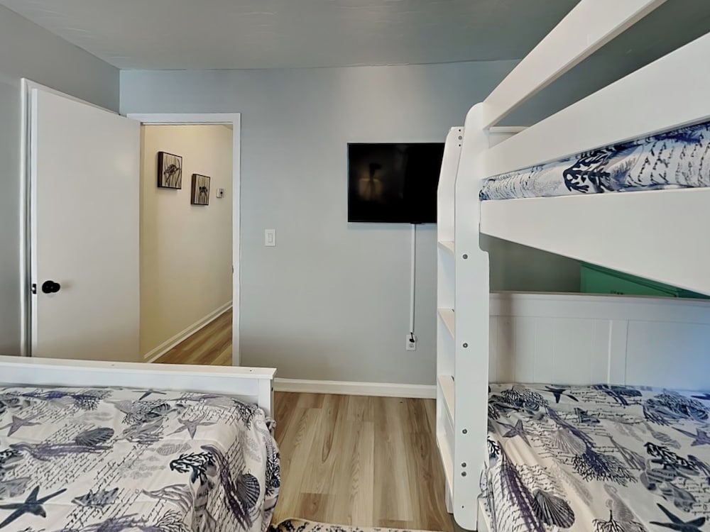 Pelican Place by Carolina Retreats