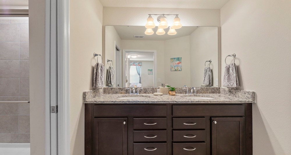 Solterra Resort Lakeview 7195 - Image 4