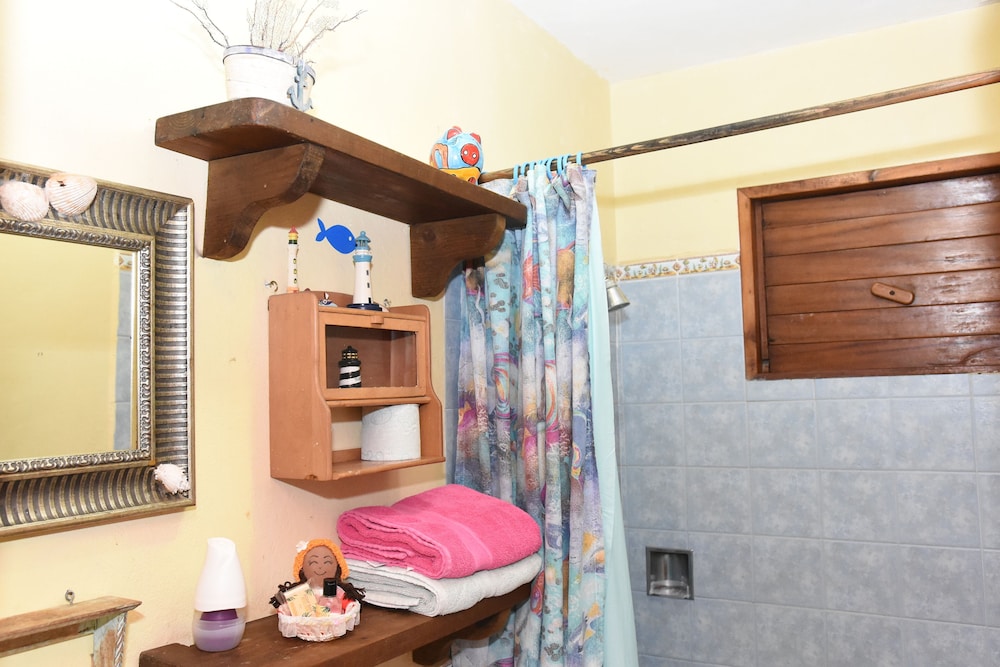 Room in B&B - Cancun Guest House 6