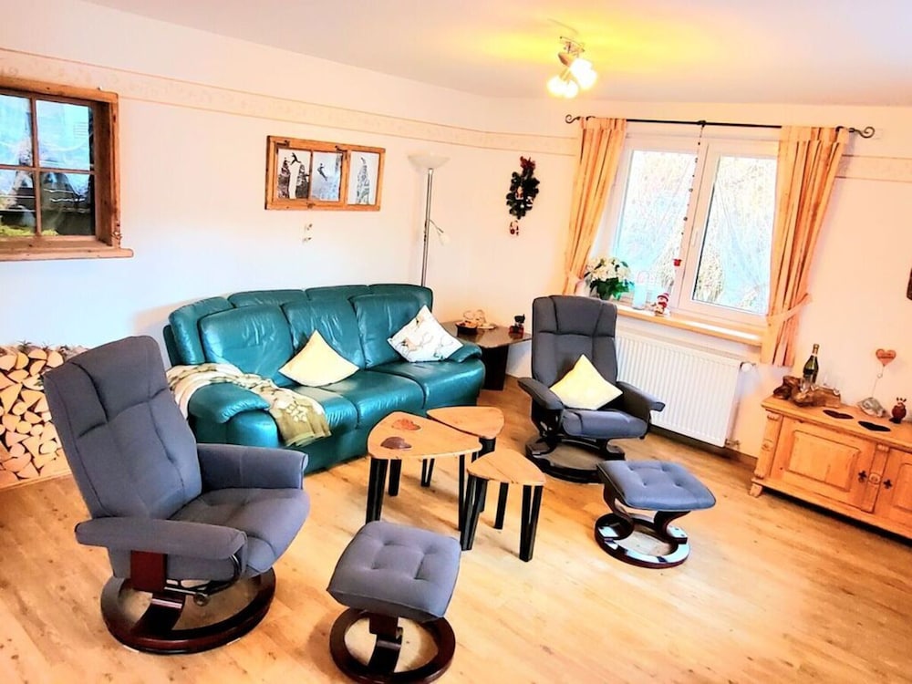 Haus Steiner Modern Retreat
