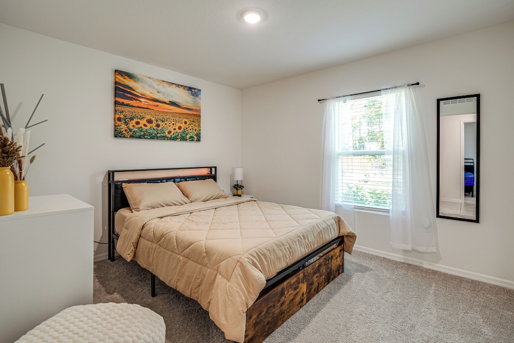 Tranquil Getaway w/ Spacious Yard in Brooksville!