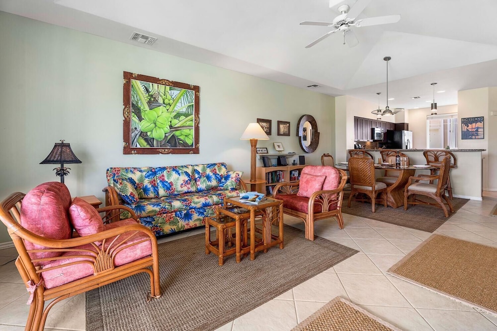 Top Floor - Amazing Golf & Mountain Views - Walk to Restaurants - Vrkcv